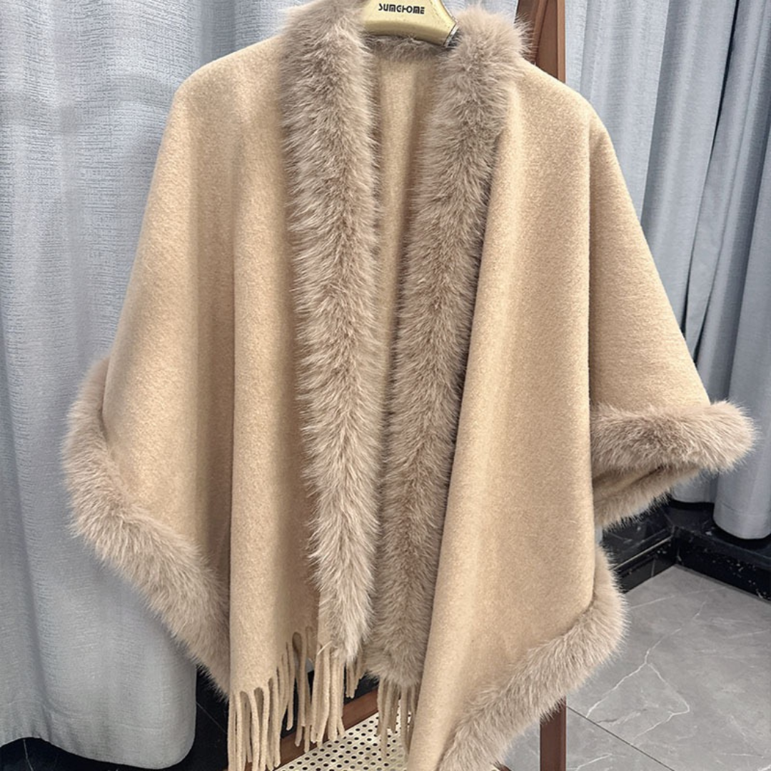 Donna Lia | Elegant Kappe med Pelskant