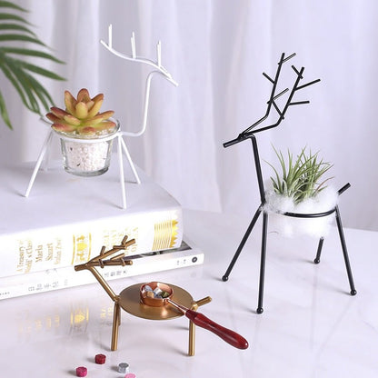 Reindeer™ – Moderne Juledekoration i Metal til Planter og Lys
